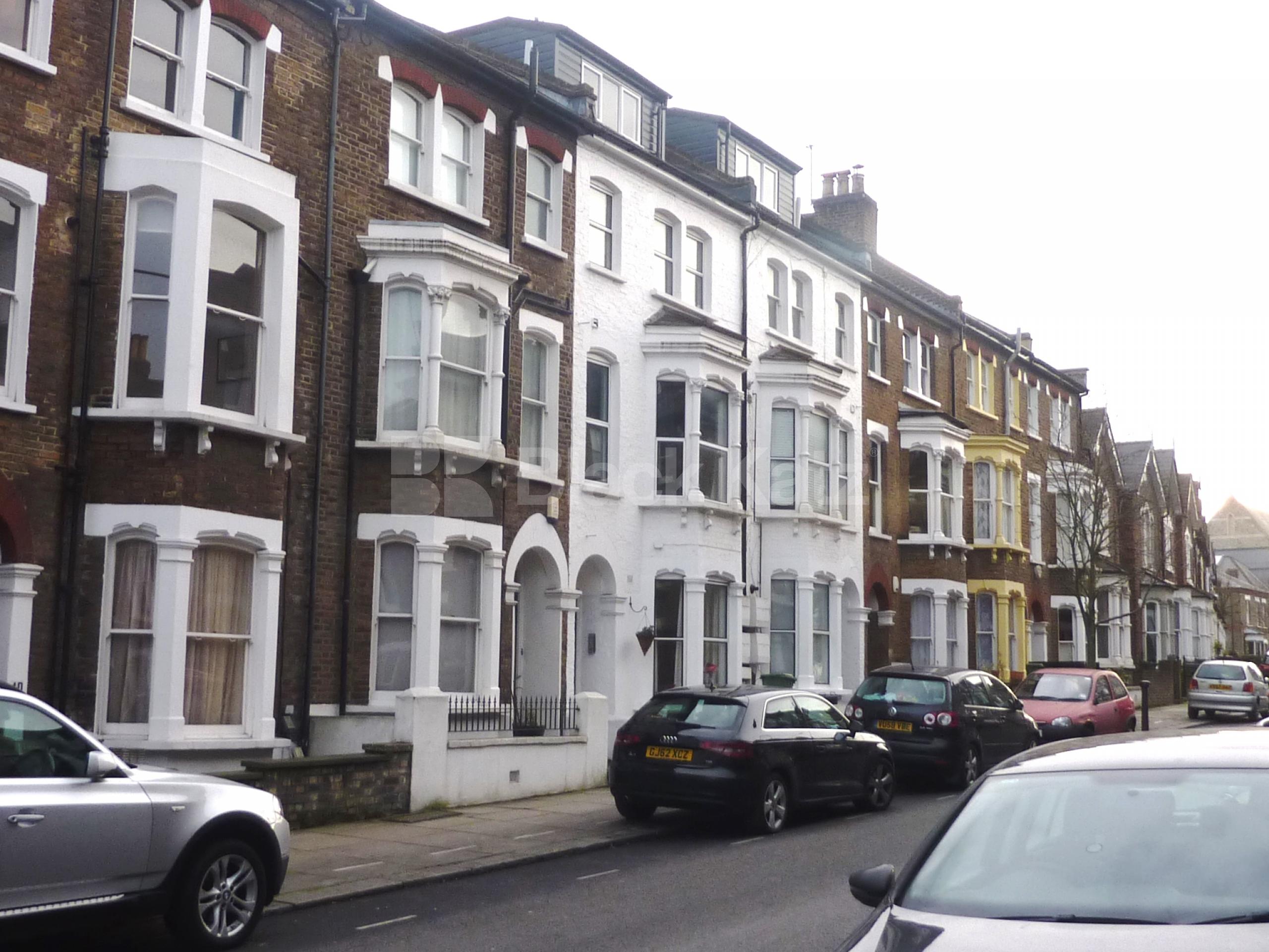 			NEW INSTRUCTION, 1 Bedroom, 1 bath, 1 reception Flat			 Chetwynd Road, KENTISH TOWN NW5
